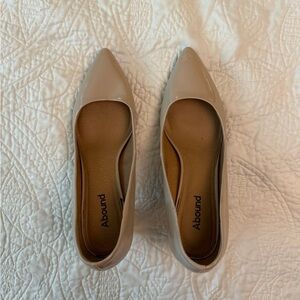 Tan Patent Pointed Block Heel Pump